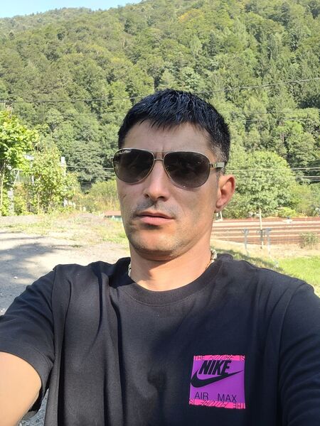 Tanar 43 ani nefumator, nu consum alcool, doresc o relatie cu o doamna